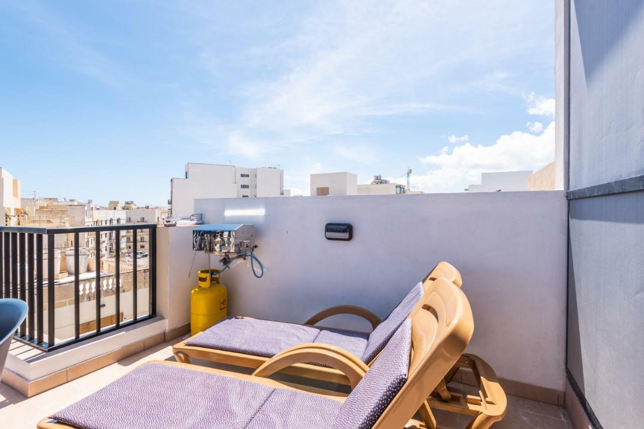 Seashells Sea View Penthouse With Private Hot Tub & Large Sunny Terrace With Stunning Views - By Getwaysmalta Apartment St. Paul's Bay Luaran gambar