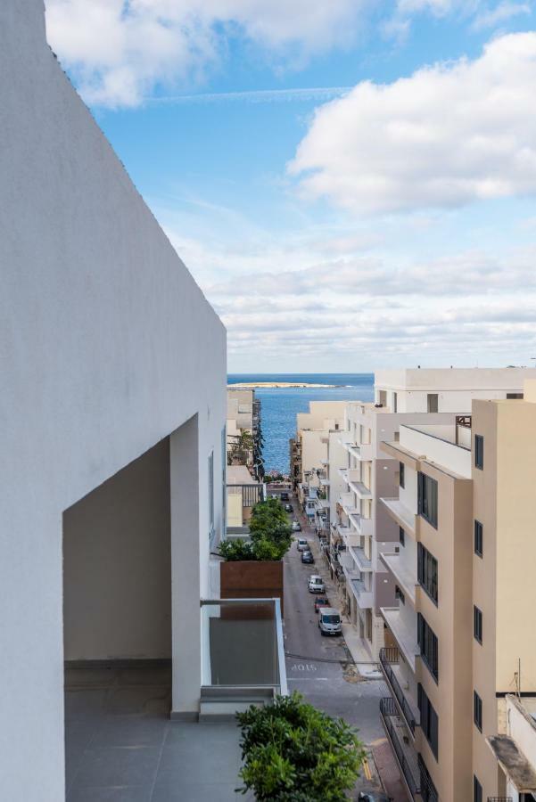 Seashells Sea View Penthouse With Private Hot Tub & Large Sunny Terrace With Stunning Views - By Getwaysmalta Apartment St. Paul's Bay Luaran gambar